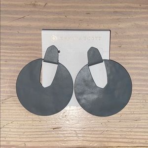 FLASH SALE Kendra Scott Diane Earrings